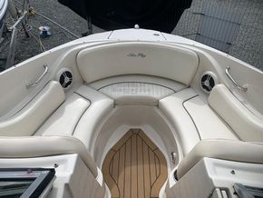 Sea Ray 210 Select With road trailer - Foredeck
