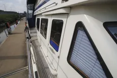2005 Four Winns Horizon 240