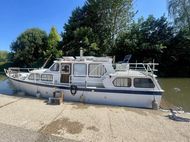 Jacoby 34ft 1979 4 berth wide beam motor cruiser