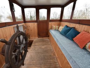 Barge Houseboat 62ft with permanent mooring Rental Investment - Interior