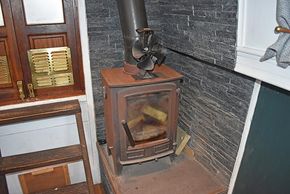 Solid fuel stove