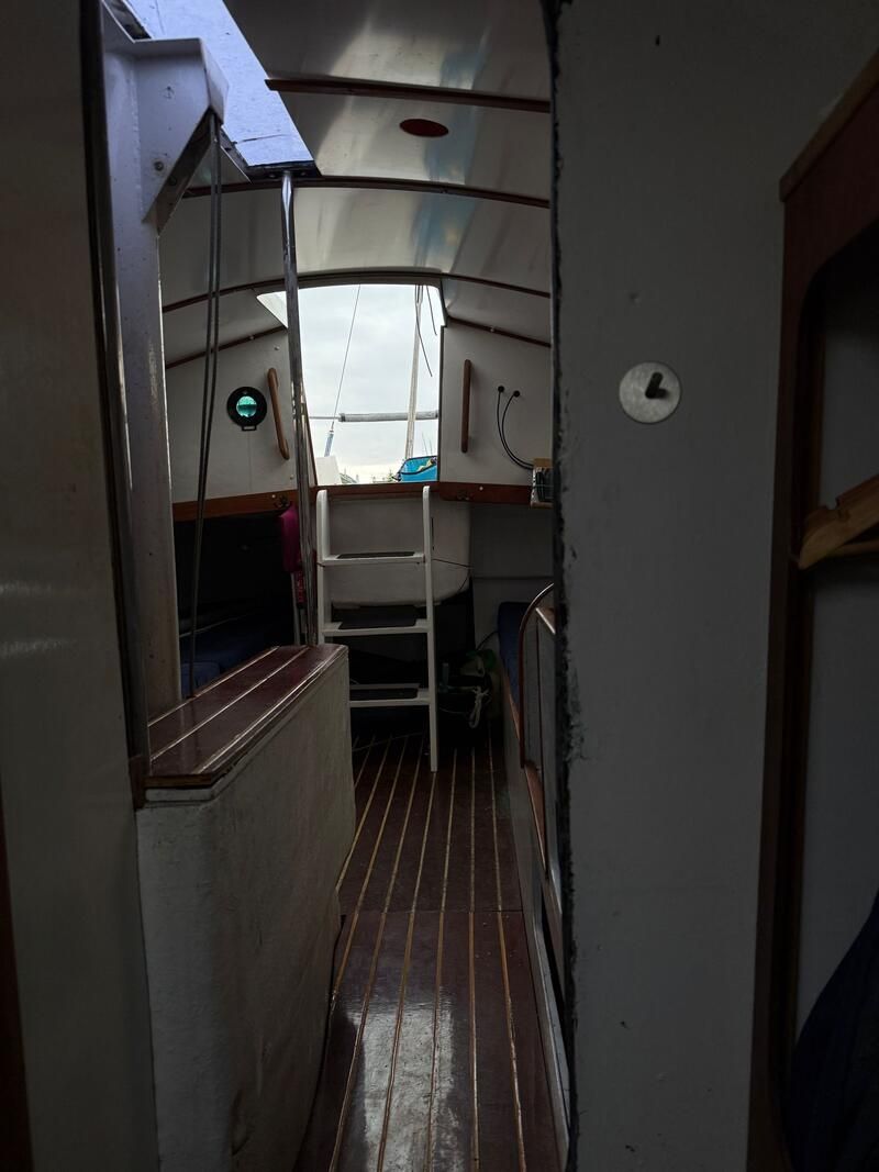 Cabin viewed from fore cabin