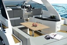 2024 Sealine S335
