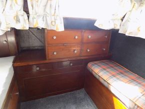 Cobra 33 AFT CABIN! - Aft Cabin