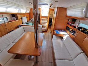 Sun Odyssey 389