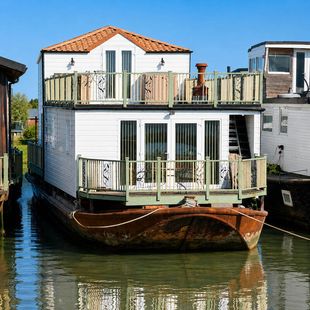 Superbly Converted Floating Home