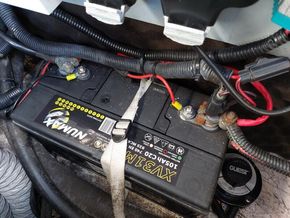 Rinker 232 Captiva Cuddy     -Just Serviced - Batteries