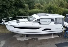 2025 Sealine C390