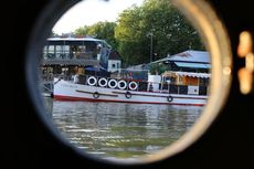 Beautiful Dutch Barge in Bristol Harbour