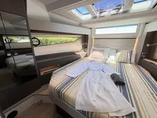 2025 Sealine C390
