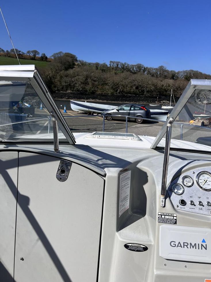Get on the water. 2007 Bayliner 192 Discovery motor boat