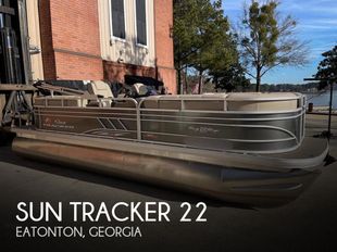 2023 Sun Tracker 22 XP3 Party Barge