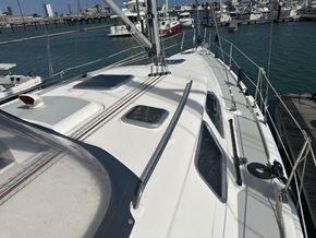 2010 Hunter Legend 41 Deck Saloon 13