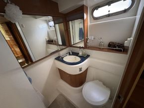 Sealine S42 (Commissioned 2007) - Heads