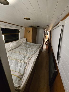 Bedroom forward photo