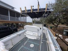 2004 Boston Whaler 240 Outrage