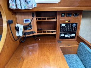 Full size chart table with drawers