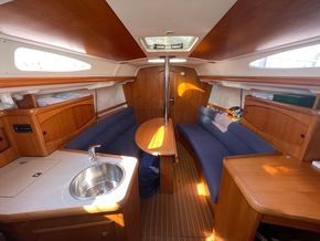 Jeanneau Sun Odyssey 32.2  - Interior