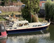 Dutch in Cruiser in excellent condition perfect for small live aboard