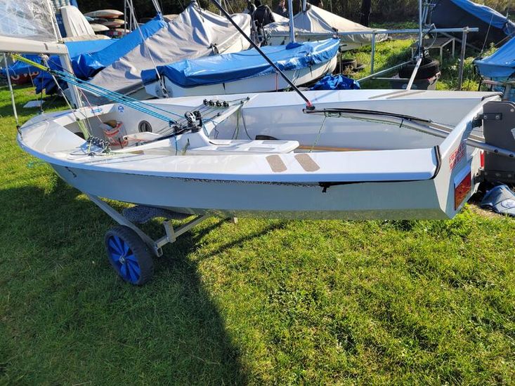 Solo dinghy