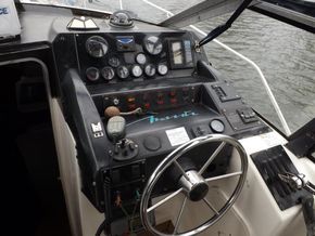 Bayliner 2950 Avanti - Helm