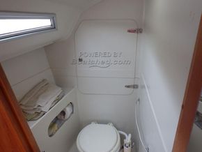 Parker Lift-Keel Yachts 235 Sailing Yacht - Heads