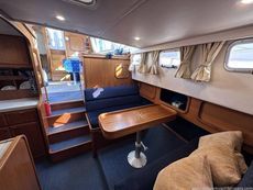 2001 Aquastar 38