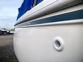 Jaguar 25 Bilge keels - Hull Close Up