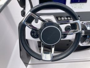 2022 Axopar 22 Spyder 11