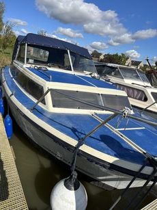 motor Boat river cruiser REDUCED 