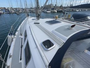 2010 Hunter Legend 41 Deck Saloon 9