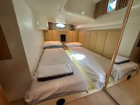 2001 Fairline Targa 40 32