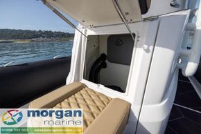 Highfield Sport 800 aluminium RIB - storage in console