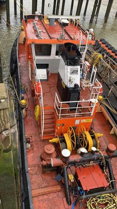 WELL MAINTAINED SINGLE SCREW TUG FOR SALE