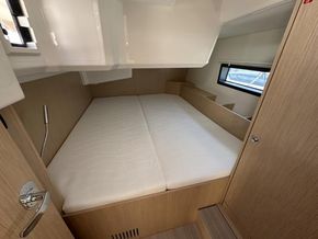 2025 Bavaria C42 27