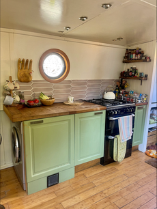 Beautiful 56ft x 10ft Narrow-Widebeam