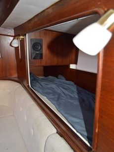 1982 Oyster 37