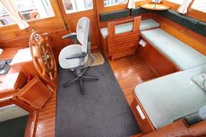 Volharding Barge