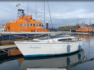 Cobra 850 8.5 metre sailing cruiser