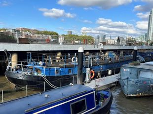 Classic Dutch Klipper-style barge for sale, SW8