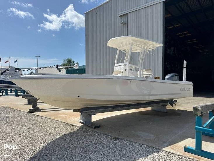 2015 Robalo 246 cayman