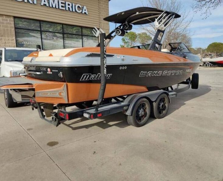 2014 Malibu 23 lsv