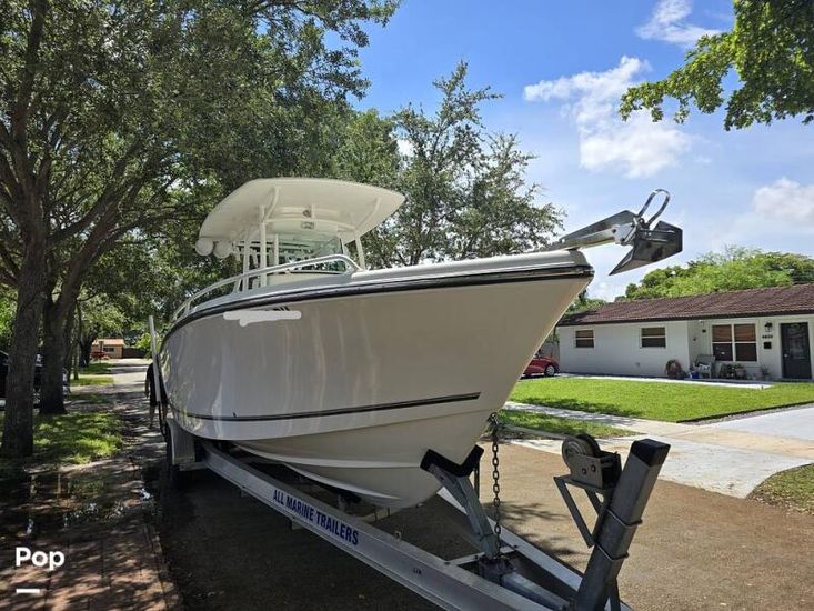 2019 Mako 284 center console