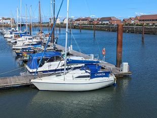 HUNTER HORIZON 26 MK2 TWIN KEELED YACHT
