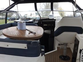 Bayliner 2950 Avanti - Cockpit