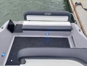 Rinker Fiesta Vee 266  - Aft Deck