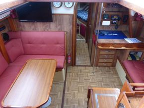 Moody 39cc Centre Cockpit - Interior