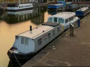 Narrow Boat in Chelmsford Essex Narrowboat