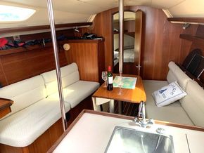 2006 Hunter/Legend 31 Bilge Keel 3