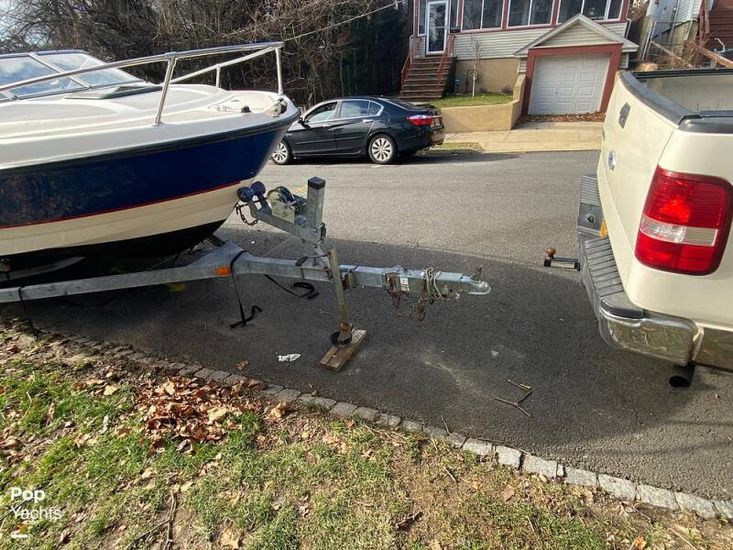 2004 Bayliner 210 cuddy